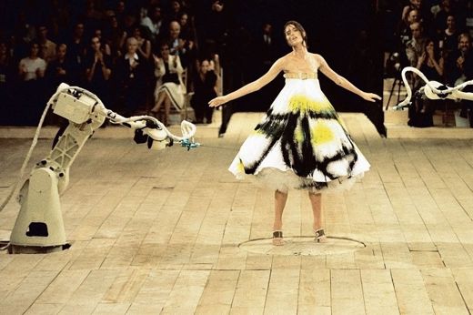 Alexander McQueen · robots painting the dress
